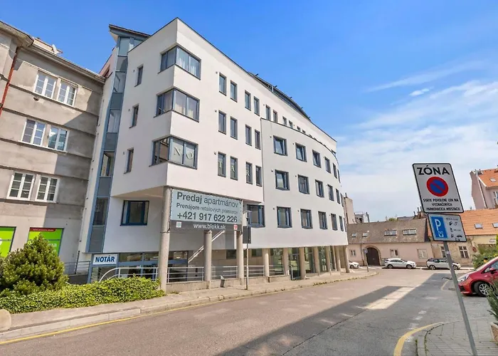 Be A Neighbour To The President *