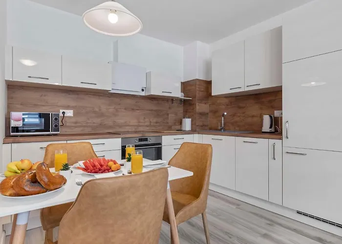 Be A Neighbour To The President Appartement