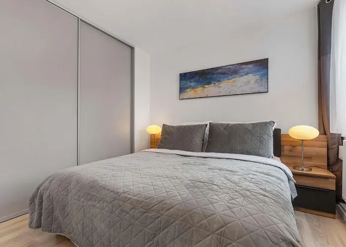 Apartament Be A Neighbour To The President