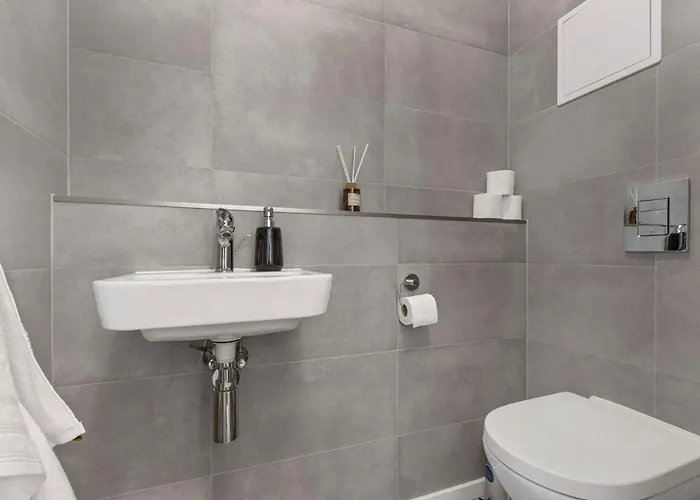 Be A Neighbour To The President *