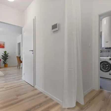 Be A Neighbour To A President * Bratislava